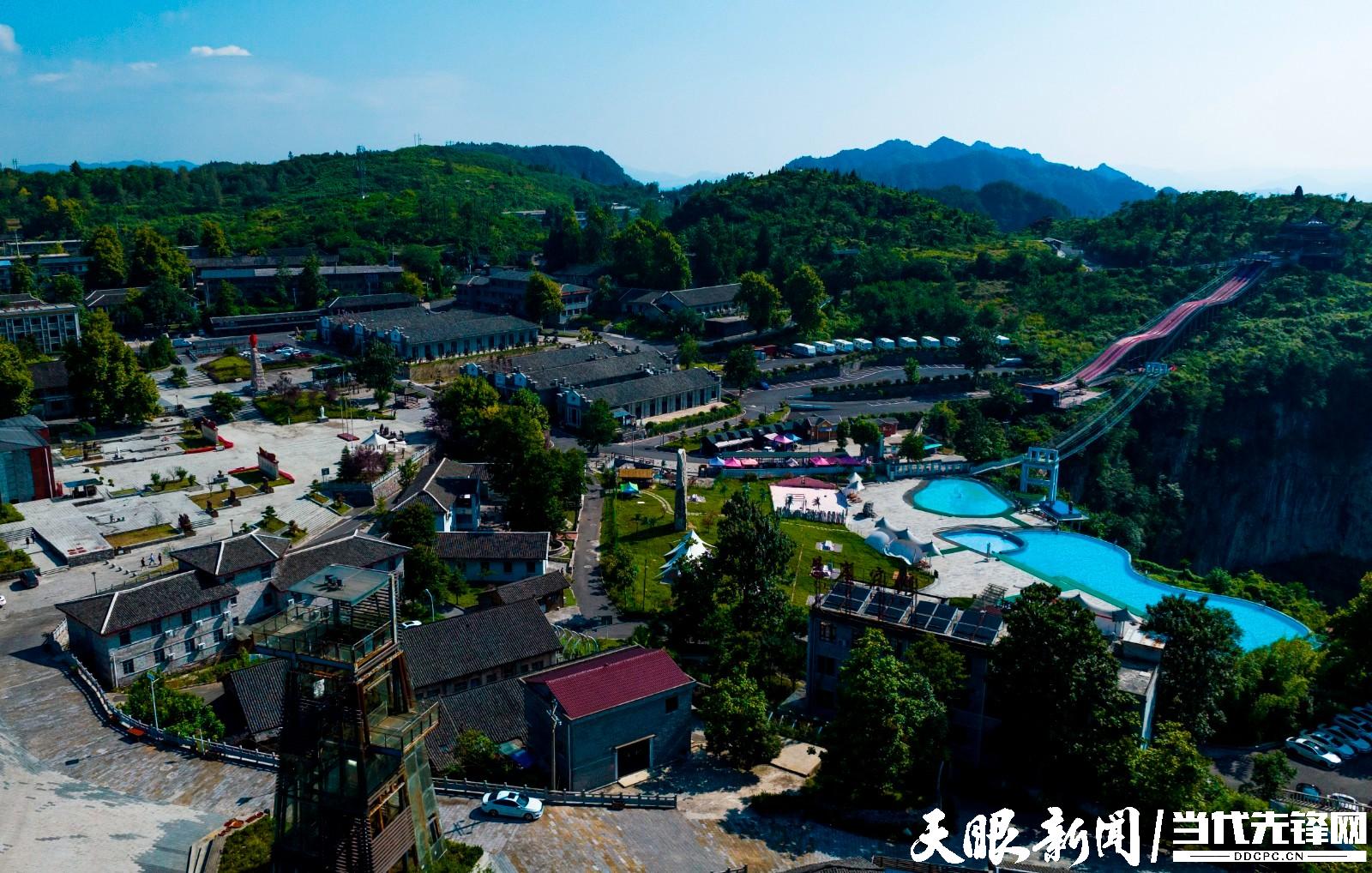 铜仁朱砂古镇：“红山”变“金山”美景如画来