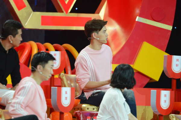 "言值大作战"周杰叫冤背黑锅 澄清逃逸打人事件