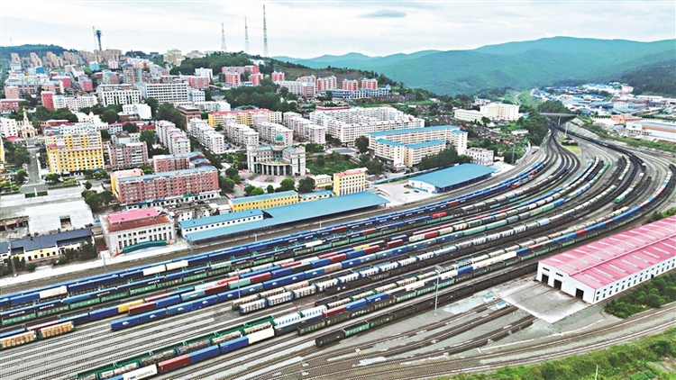 绥芬河铁路口岸5年开行中欧班列2290列