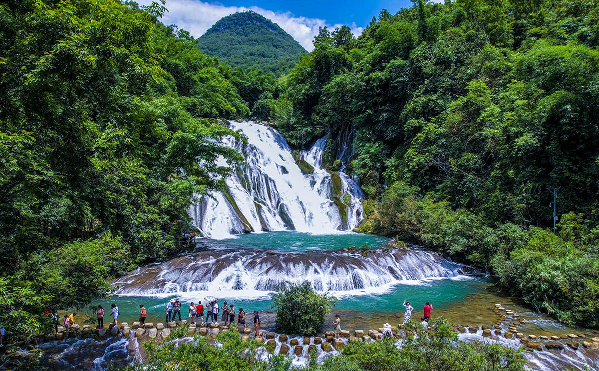 （中首）贵州：山高水长玉帘飞