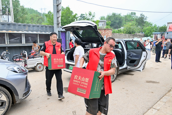 极致守护大爱前行 极狐车友和极狐汽车双向奔赴驰援房山灾区_fororder_image001