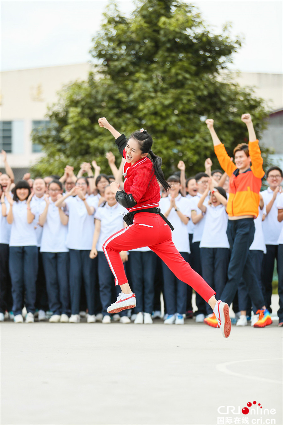 《我們來了》全能遊戲女王 謝娜打籃球竟然如此帥！