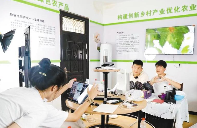 高新區首家農村電商直播基地開播_fororder_微信圖片_20230807085256