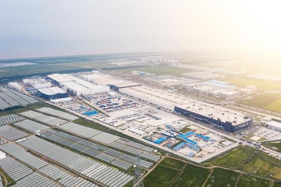 第200万辆车下线 特斯拉上海超级工厂迎来又一里程碑_fororder_image007