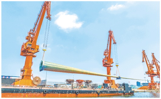 全球最长风叶烟台港完成接卸