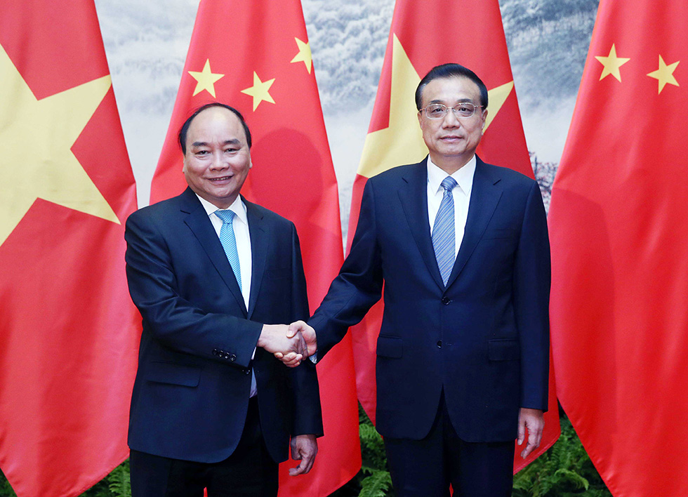 李克强举行仪式欢迎越南总理阮春福
