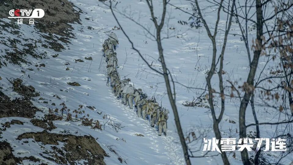 燃情谱写“钢七连”抗美援朝血战史！《冰雪尖刀连》今晚央一开播