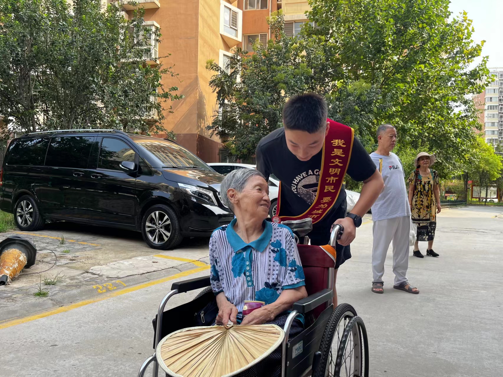 （原创）石家庄新华区：“双争”活动聚合力 志愿服务暖民心_fororder_微信图片_20230811153901