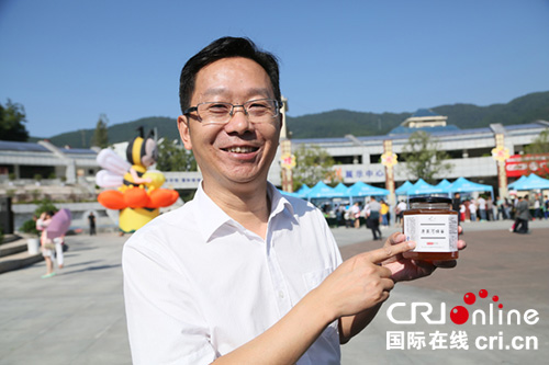 青川:土蜂蜜畅销全国 助农增收摘“穷帽”