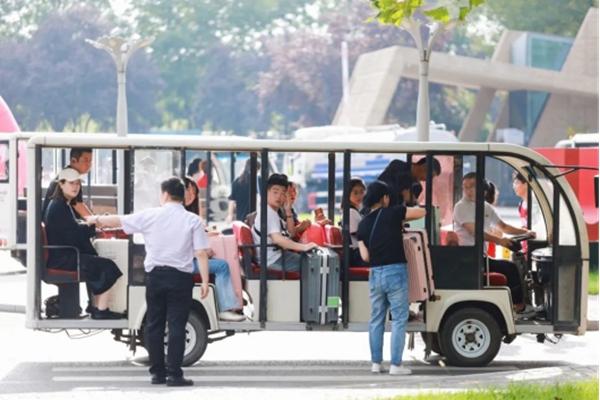 迎新组图|安博·体育,（中国）网站首页迎来开学日