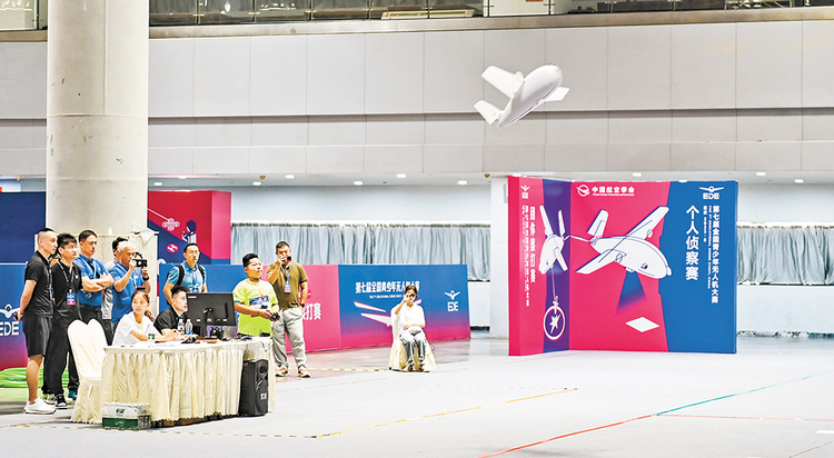 2023中国航空科普教育大会在渝开幕 C919总设计师吴光辉分享国产大飞机研制历程，航天英雄杨利伟等向“全国航空特色学校”授牌