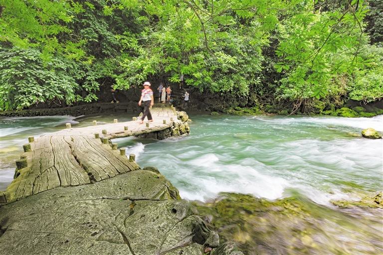 貴南高鐵貴陽到荔波最快57分鐘——  串珠成鏈，快旅慢遊新潮拓圈_fororder_中首