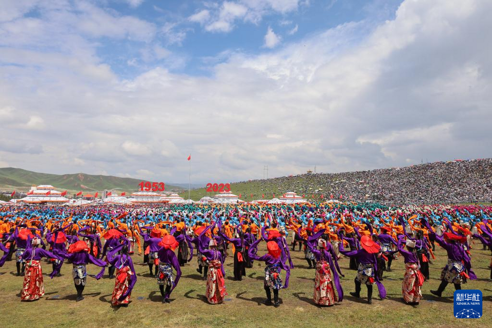 甘肅省甘南藏族自治州慶祝成立70週年_fororder_1