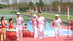 杭州亞運會｜“薪火”凝聚榜樣力量——亞運火炬手速寫