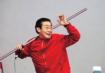 六小龄童再"被死亡"怒报案 这些谣言从哪里传出的