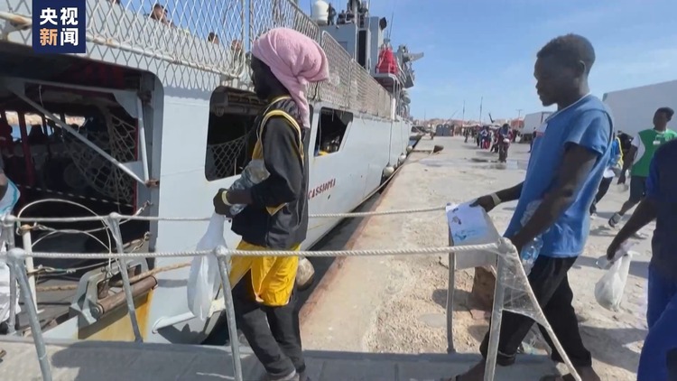 大批非法移民和难民涌入意大利兰佩杜萨岛 联合国难民署敦促尽快转移人员