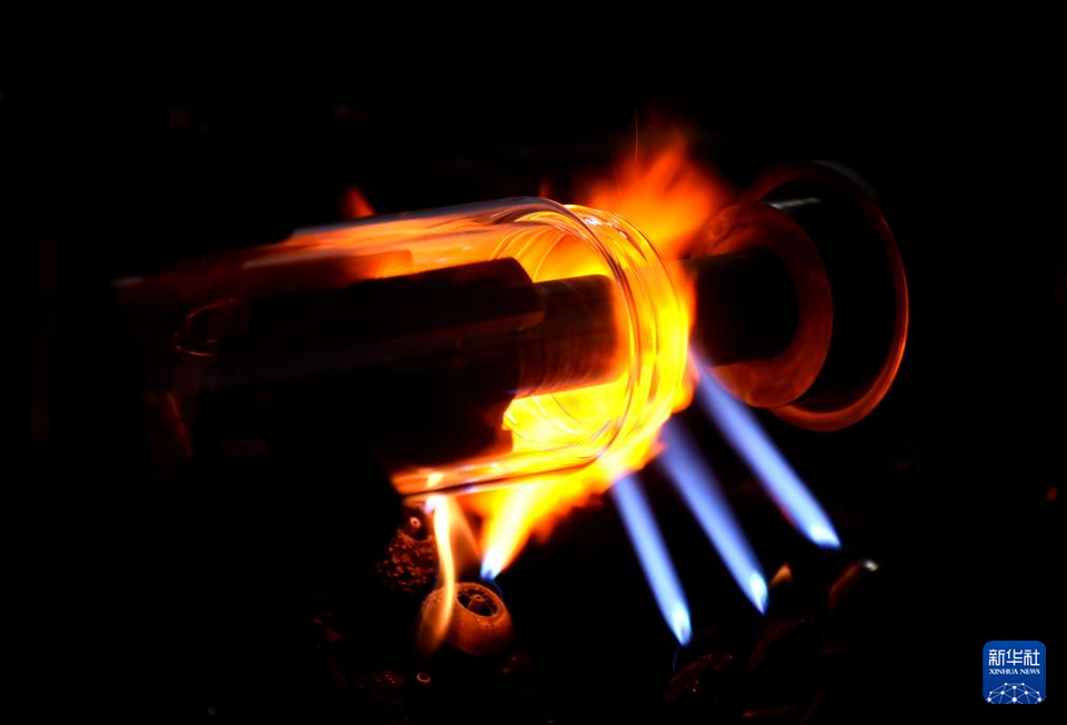 山东沂源：“小”玻璃做成出口“大”产业