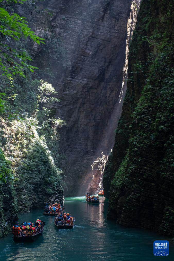 湖北鹤峰：峡谷探幽