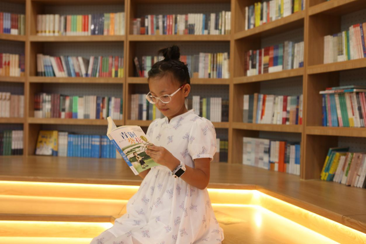 河北平泉：书香伴暑假 读书“充电”忙_fororder_图片11