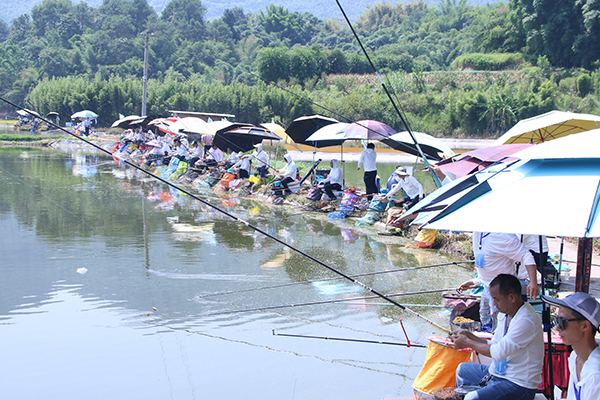 江安县大妙镇第九届荷花全民健身系列赛事活动暨招商引资推介会举行