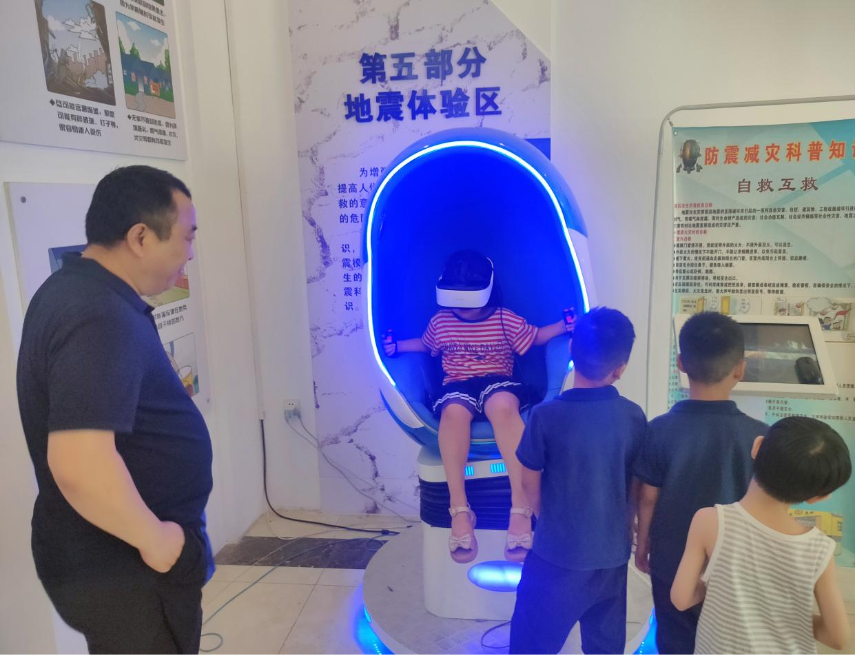 В центре популяризации научных знаний в районе Юйхуа города Шицзячжуан дети получили знания  землетрясения_fororder_图片2