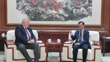 云南省外办负责人会见荷兰王国驻华全权公使高罗柯