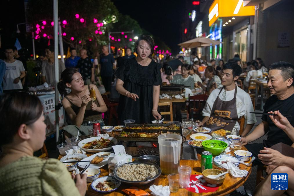 湖北宣恩：“夜遊經濟”火起來