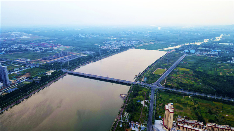 南阳市内乡县幸福湍河畔