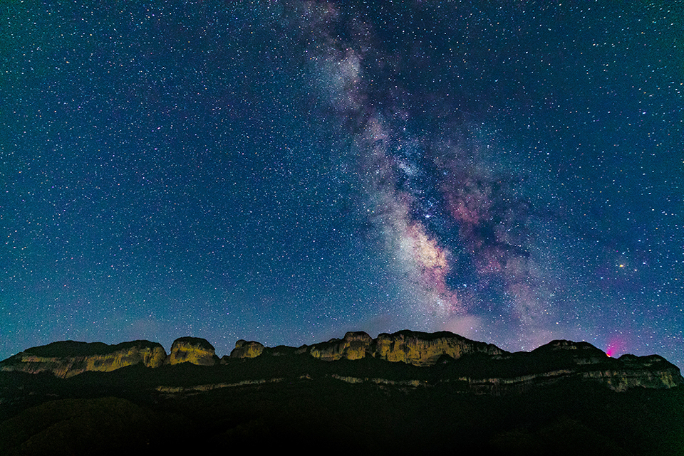 重庆南川：超美星空下的金佛山