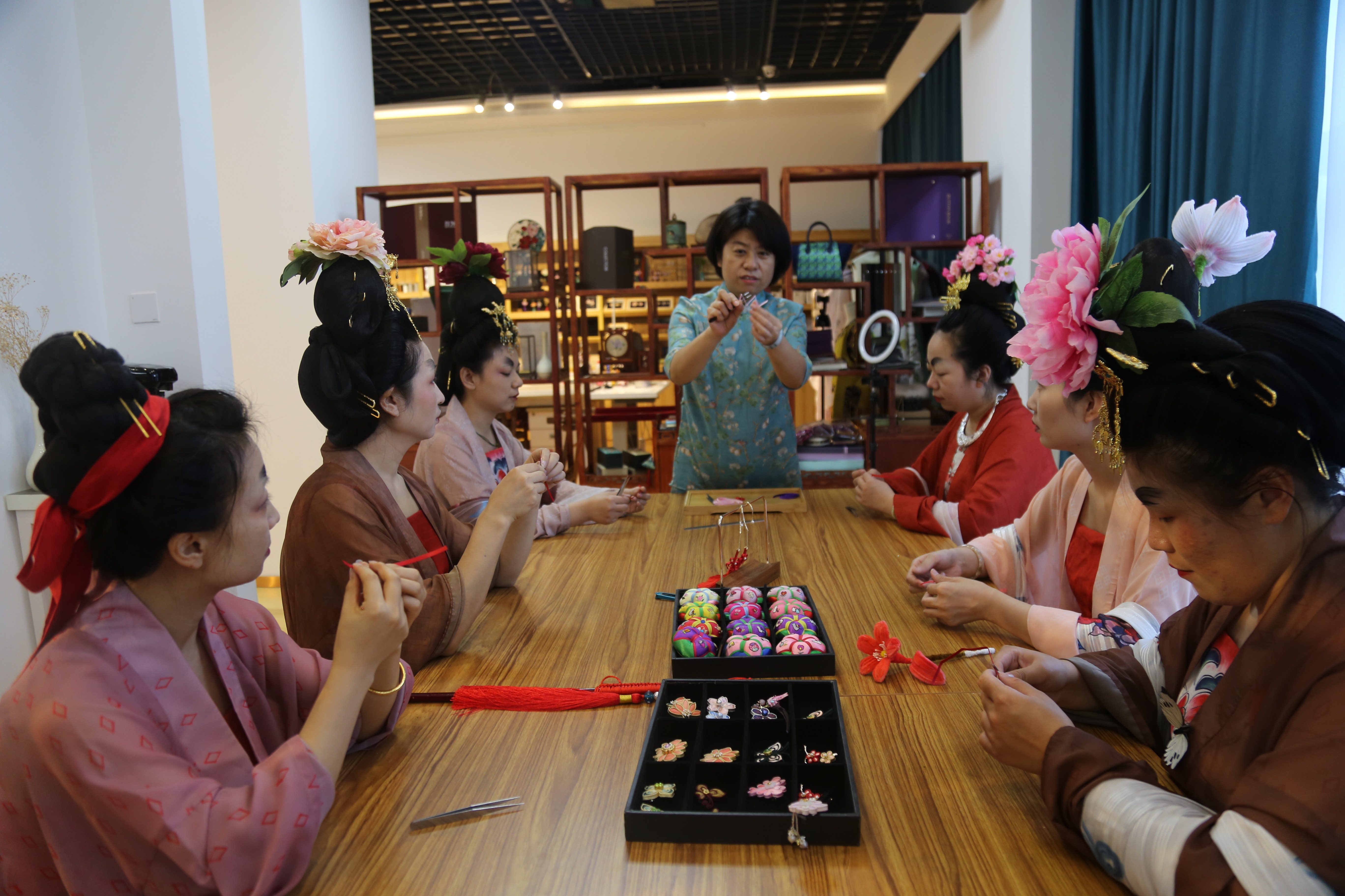 石家庄市新华区：多彩活动迎“七夕”_fororder_微信图片_20230822142316