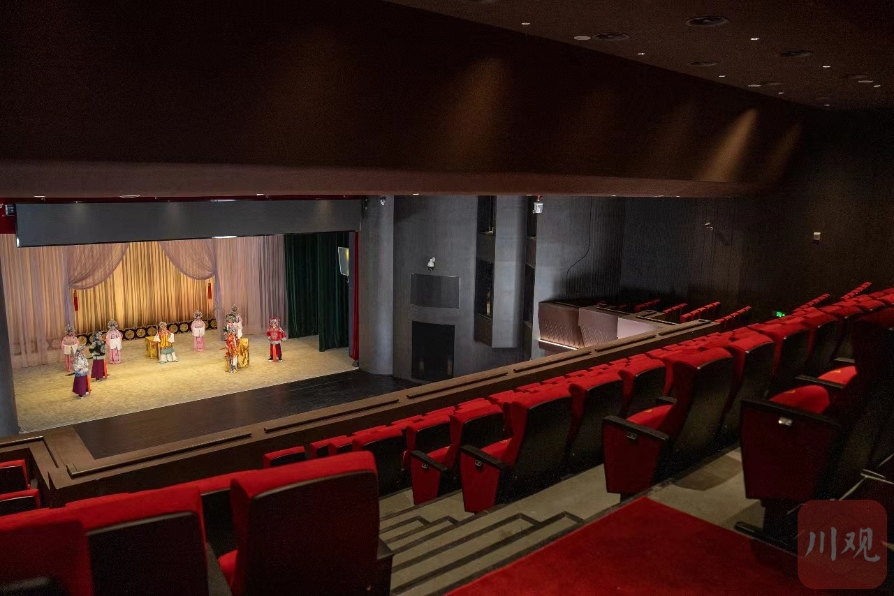 （转载）成都文化新地标 川剧“戏窝子”变脸归来