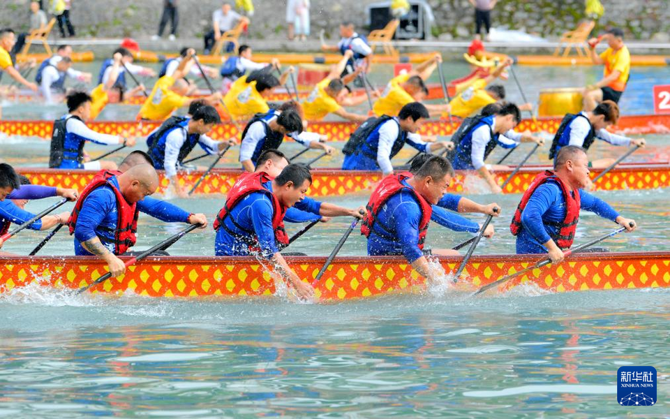 全民健身——湖北宣恩举办“水上运动会”