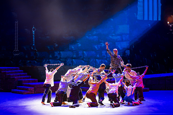 缅怀革命英烈 自贡市举行纪念江竹筠烈士诞辰103周年文艺演出_fororder_2演出现场（摄影-廖志全）