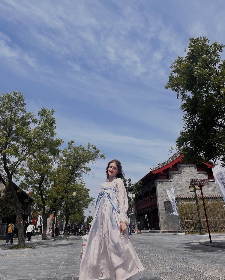 资讯有故事｜罗马尼亚留学生安娜：越了解中国文化 就越觉得中国可亲和可爱