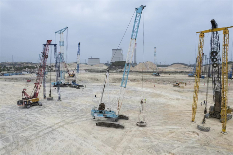 广西石化炼化一体化转型升级项目建设施工忙_fororder_微信图片_20230922163054