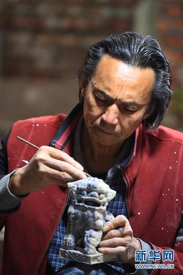 【重庆会客厅】石雕大师刘能风的非遗传承