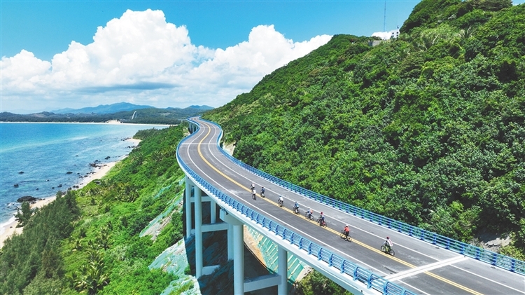 海南环岛旅游公路全线设142座桥建设进度达99
