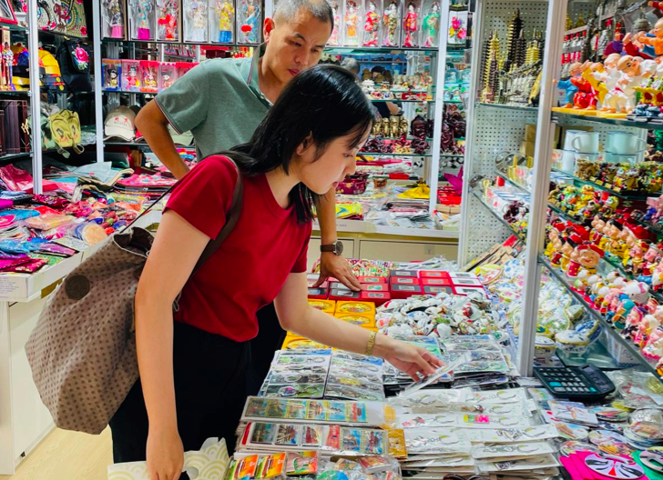 老朋友新形象 “丝路大V”打卡秀水街_fororder_85