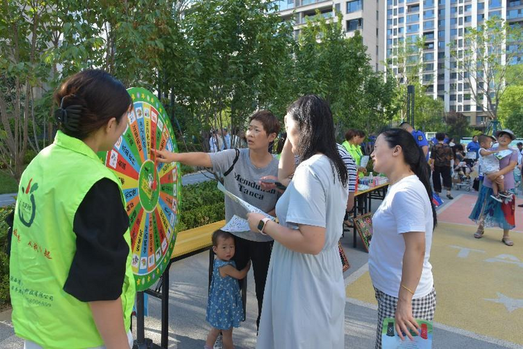 服務群眾面對面 聚力共建“靚”家園 西安國際港務區開展“城管進社區”主題活動_fororder_圖片5