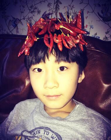 张亮输了!儿子天天才9岁,腿已经这么长了(图)