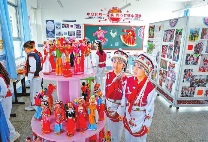 昆明市小學迎來新學年開學日_fororder_da