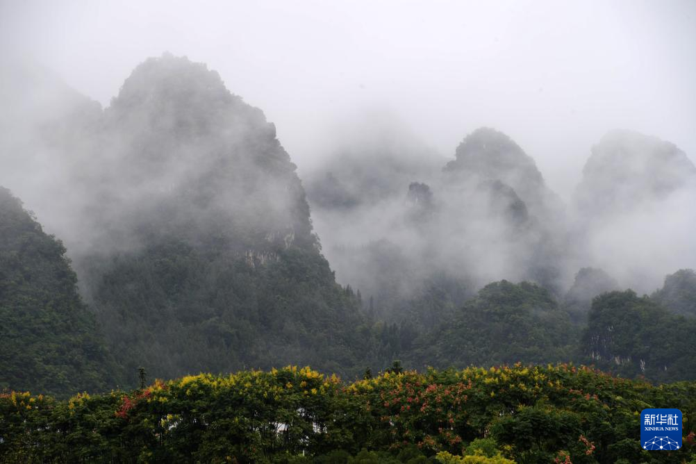 贵州黔西南：秀美风光“醉”游人