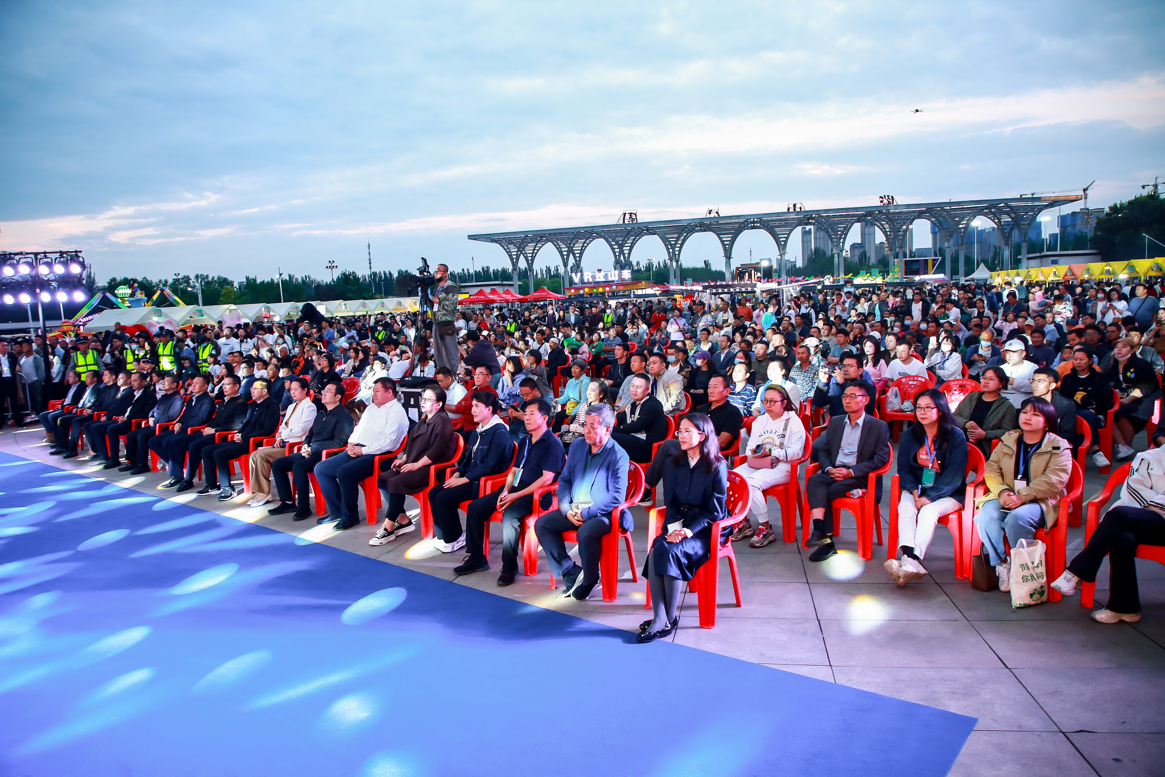 2023“愛尚銀川 塞上金秋”文化旅遊消費季暨“行遊塞上湖城 暢嗨大美銀川”黃河-賀蘭山文化旅遊節開幕