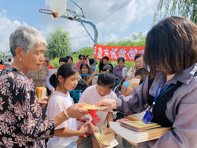 河北平泉：非遗展演绽光彩 传统文化进万家_fororder_图片13