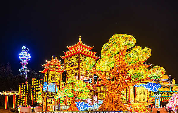 中华彩灯大世界中秋国庆彩灯嘉年华即将开启_fororder_4自贡灯会现场