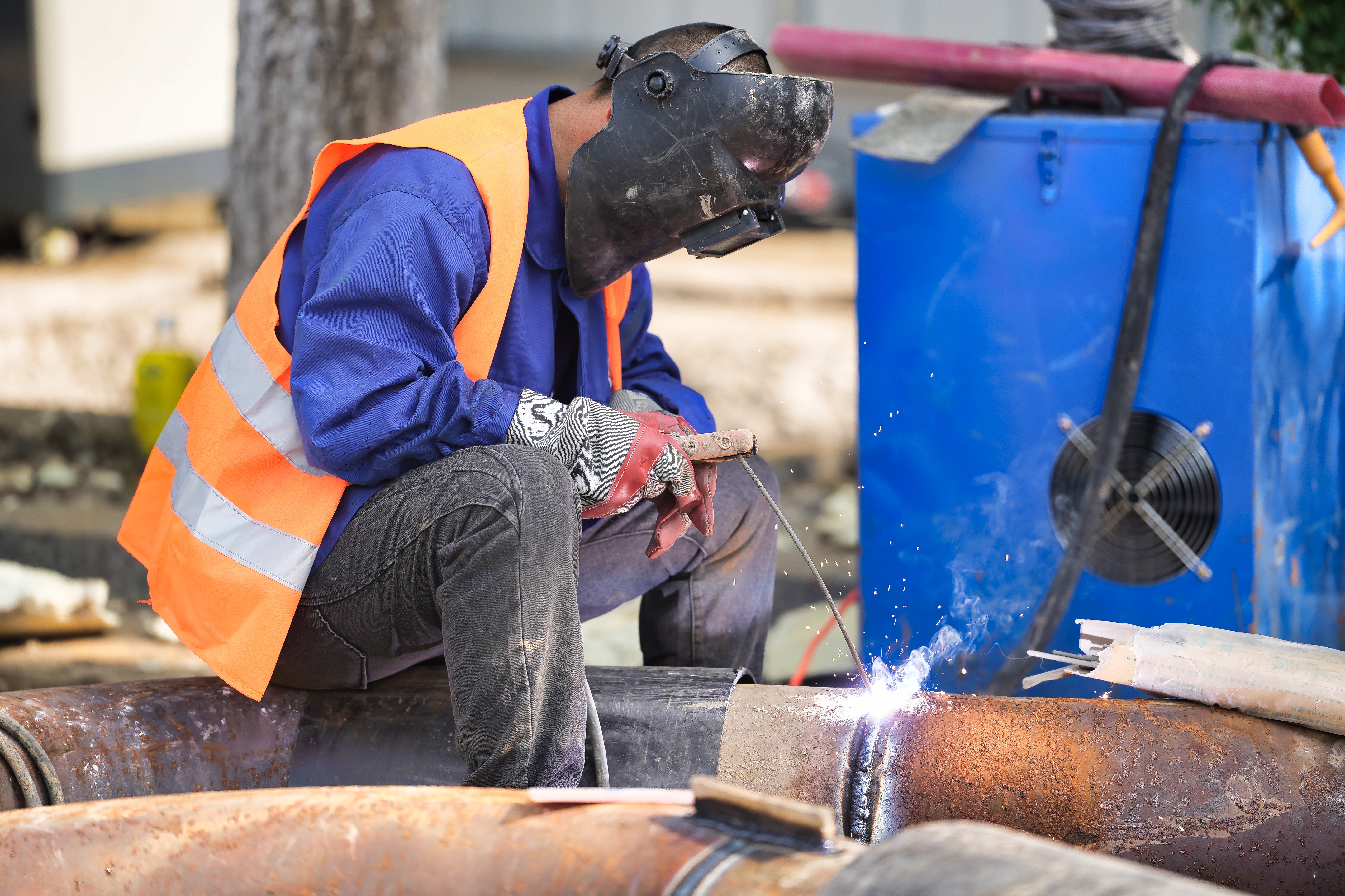 唐山市全面推进冬季供暖“冬病夏治”工作_fororder_2.国防道与光明路交叉口一次线管道改造现场
