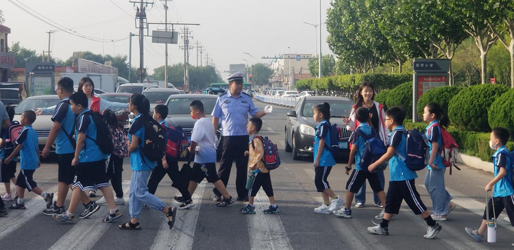 开学季！渤海新区黄骅公安开启“护学模式”_fororder_图片4