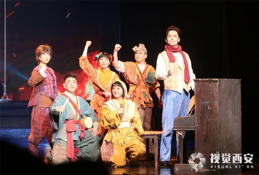 五湖四海“艺术之花”绽放西安 全国优秀小戏小品展演新意十足