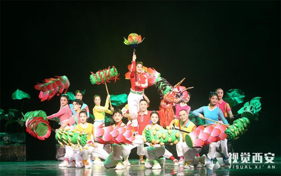 五湖四海“艺术之花”绽放西安 全国优秀小戏小品展演新意十足