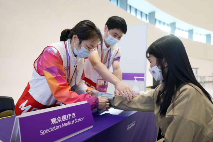 做好服务保障 杭州亚运会工作人员国庆节坚守岗位_fororder_6